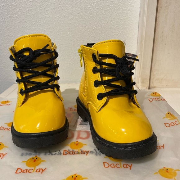 COPY -Unisex Yellow Waterproof Ankle Boot Cheetah Faux Fur size 9 toddler - Picture 9 of 11